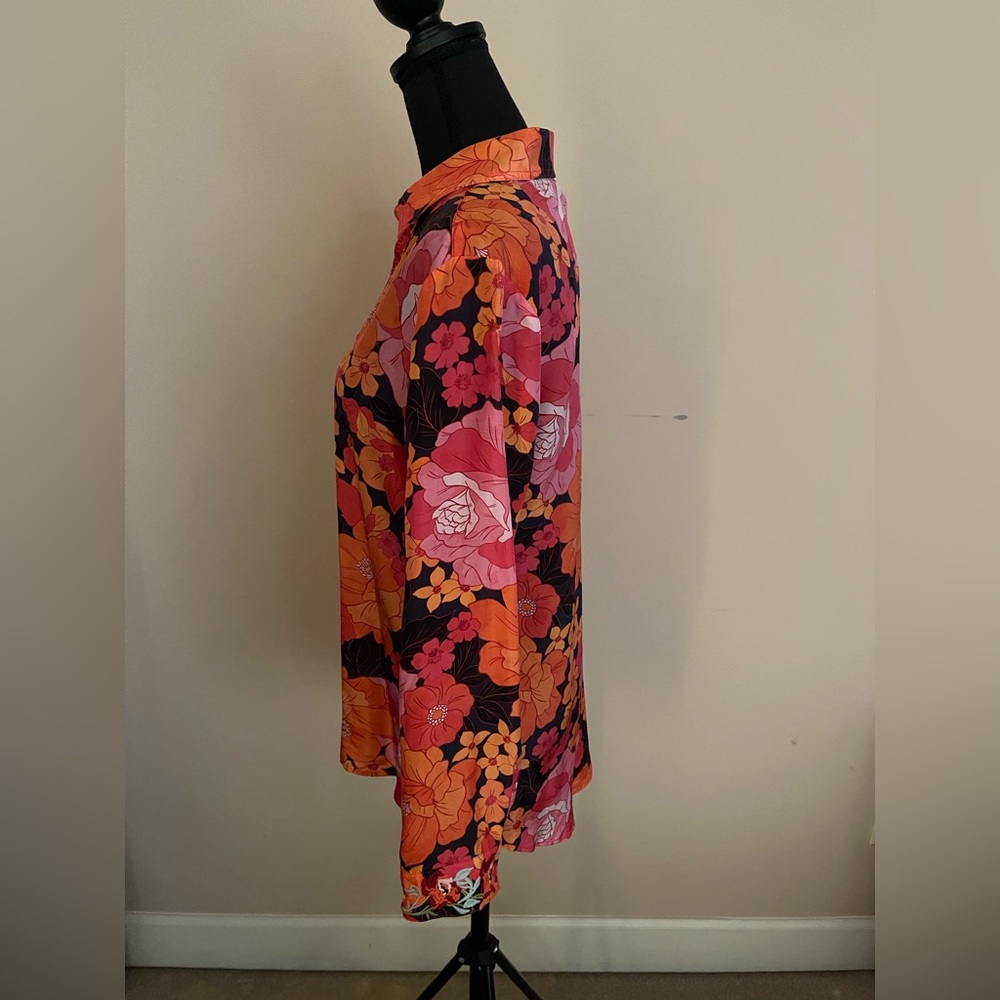 Like New Johnny Was Workshop Becca Button Down Shirt size S 100% Silk. - Picture 5 of 9